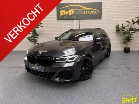 BMW 5-serie Touring 530i | M-sport | Pano | HUD | Pilot assist | Camera | Navi | Grootlicht assistent | Trekhaak zwenkbaar