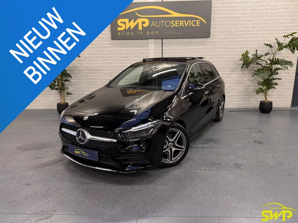 Mercedes-Benz B-klasse 180 AMG Line | Pano | Widescreen | Memory | Sfeerverlichting | Stoelverwarming