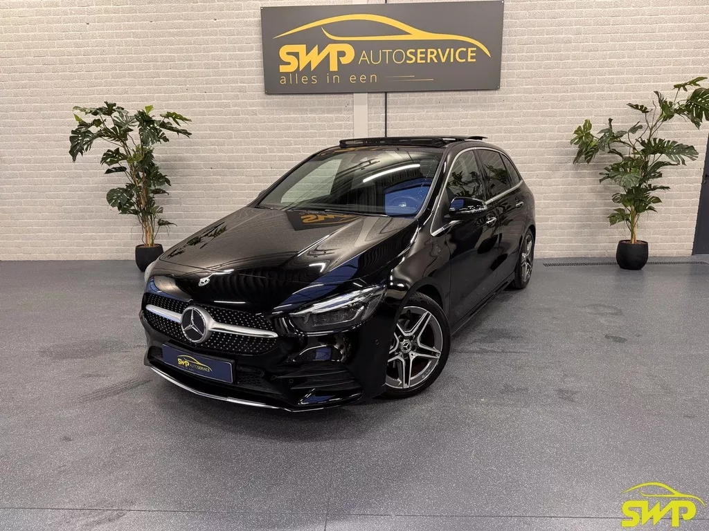 Mercedes-Benz B-klasse 180 AMG Line | Pano | Widescreen | Memory | Sfeerverlichting | Stoelverwarming