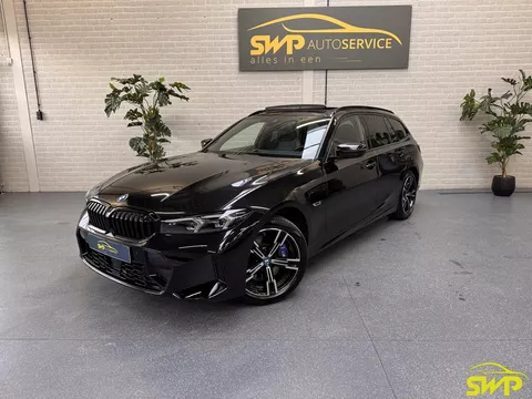 BMW 3-serie Touring 330e | LCI Facelift | M-sport | M3 Stoelen | Pano | ACC | Harman Kardon | HUD | Memory | Keyless | 360 cam | Dodehoek