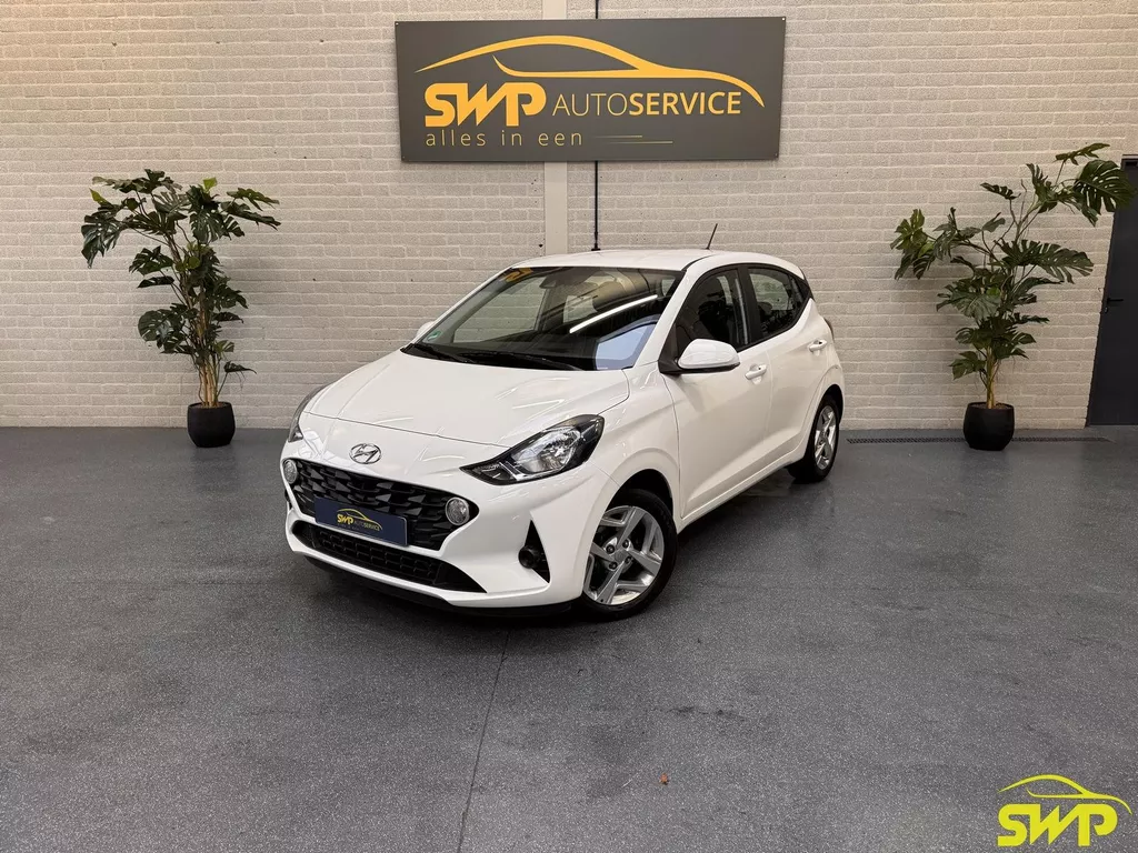 Hyundai i10 1.0 Comfort 5-zits | 15 inch all season alu velgen | Navi via carplay | Camera | Stuur en stoelverwarming