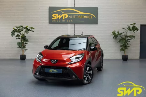 Toyota Aygo X 1.0 VVT-i S-CVT Pulse | Navi | Camera | Keyless | Rood metallic