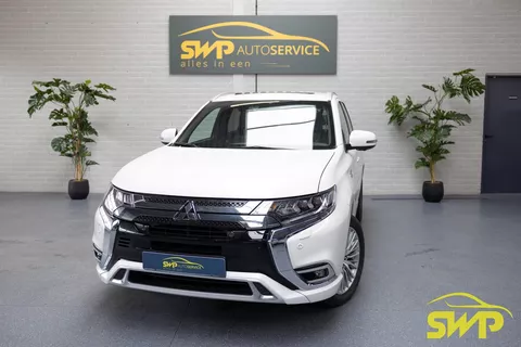 Mitsubishi Outlander 2.4 PHEV Intense+ | Sunroof | Leder/Alcantara | navi | 360 camera