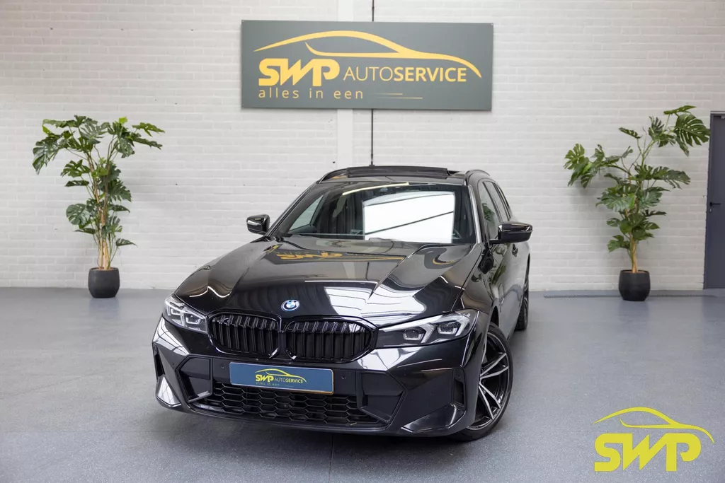 BMW 3-serie Touring 320e | M-sport | Pano | Elektr. Stoel. | HUD | Keyless