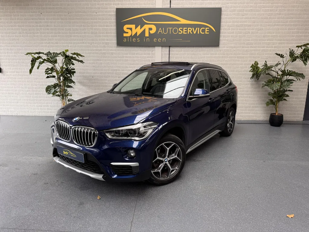 BMW X1 sDrive18i Executive | X-line | Pano | Navi | Camera | Keyless | Elektr achterklep | Stoelverwarming | Elektr stoelen
