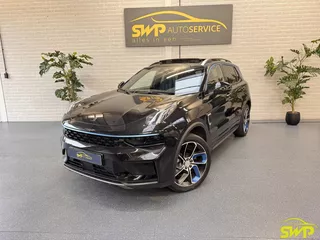 Lynk &amp; Co 01 1.5 PHEV | Zwarte hemel!! | Zwart | Pano | 360