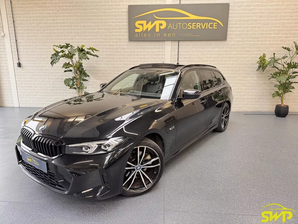 BMW 3-serie Touring 320e | M-sport | Pano | Elektr. Stoel. | HUD | Keyless