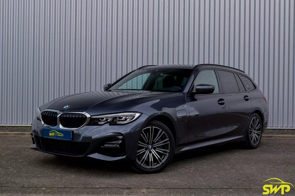 BMW 3-serie Touring 330e | M-Sport | Navi | Cam