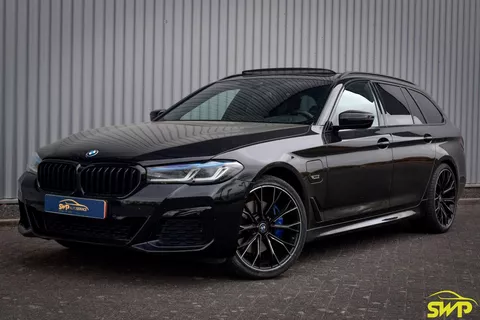 BMW 5-serie Touring 530e xDrive m-sport | Pano | HUD | HK | Laser