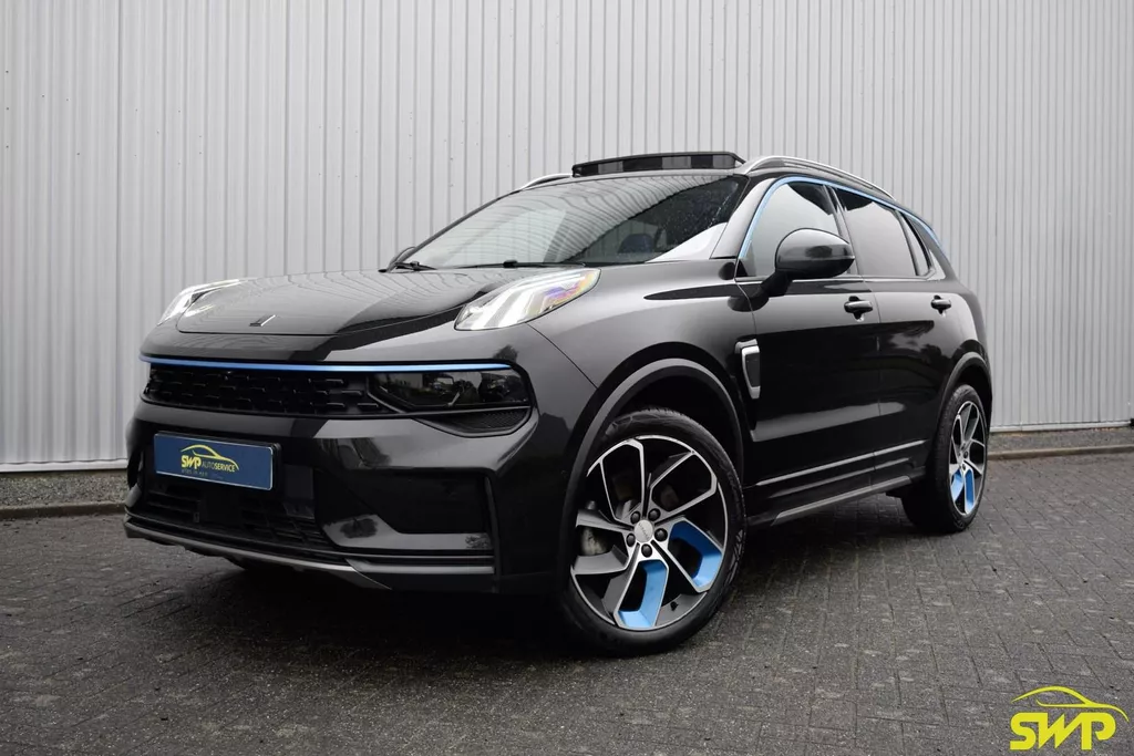 Lynk &amp; Co 01 1.5 | Zwart | Pano | 360 | Navi