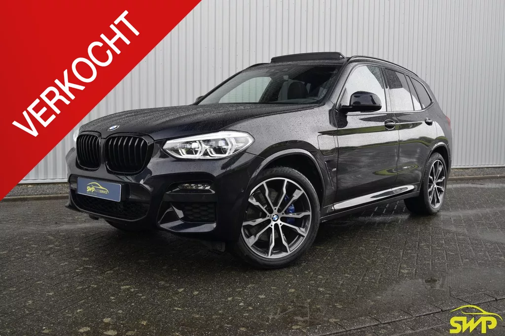 BMW X3 xDrive30e | M-sport | Pano | Memory | HUD | CARBONZWART